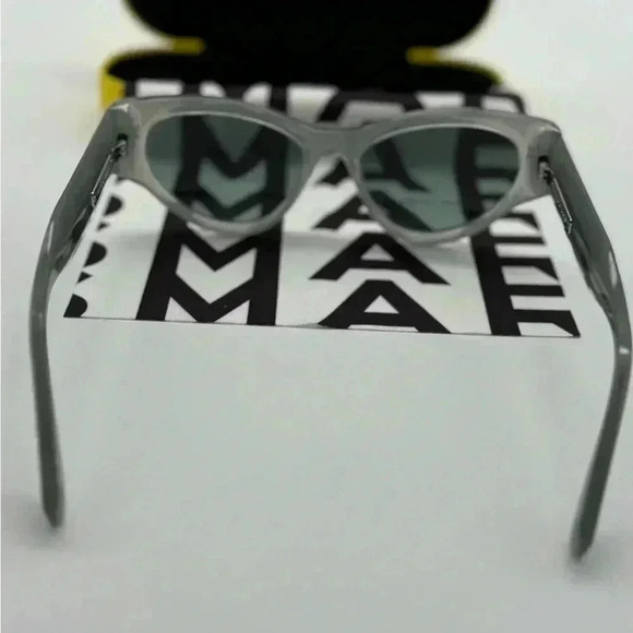 Brand New with Case, Marc Jacob’s Sunglasses - Picture 3 of 9